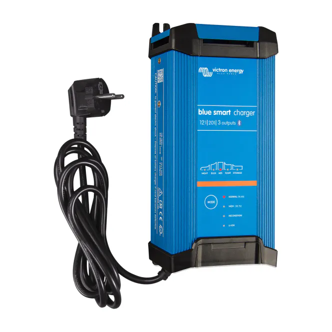 Hovedbilde Victron Blue Smart IP22 Batterilader 12V 20A 3-kanaler